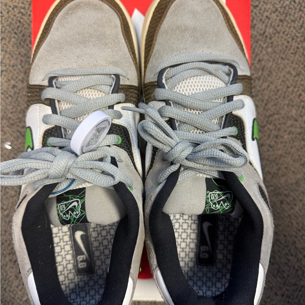 Nike Zoom Air 6.0 SB- Men's Green and Gray Sneakers - Picture 3 of 5